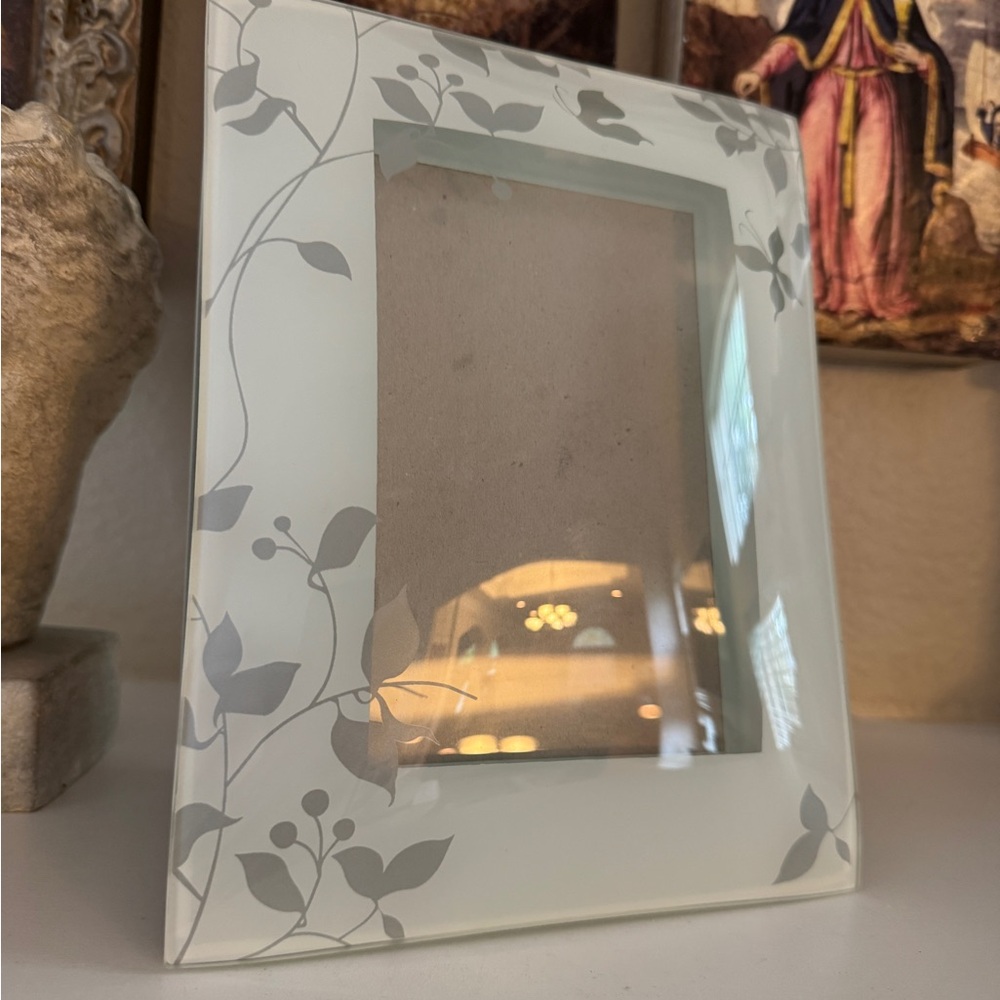 Papyrus Dome Glass White Nature Picture Frame 4" x‎ 6"